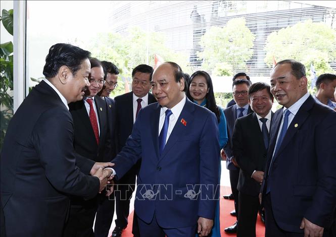 Chủ tịch nước dự Lễ trao giải Cuộc thi ảnh Nghệ thuật Quốc tế lần thứ 11 Chú thích ảnh