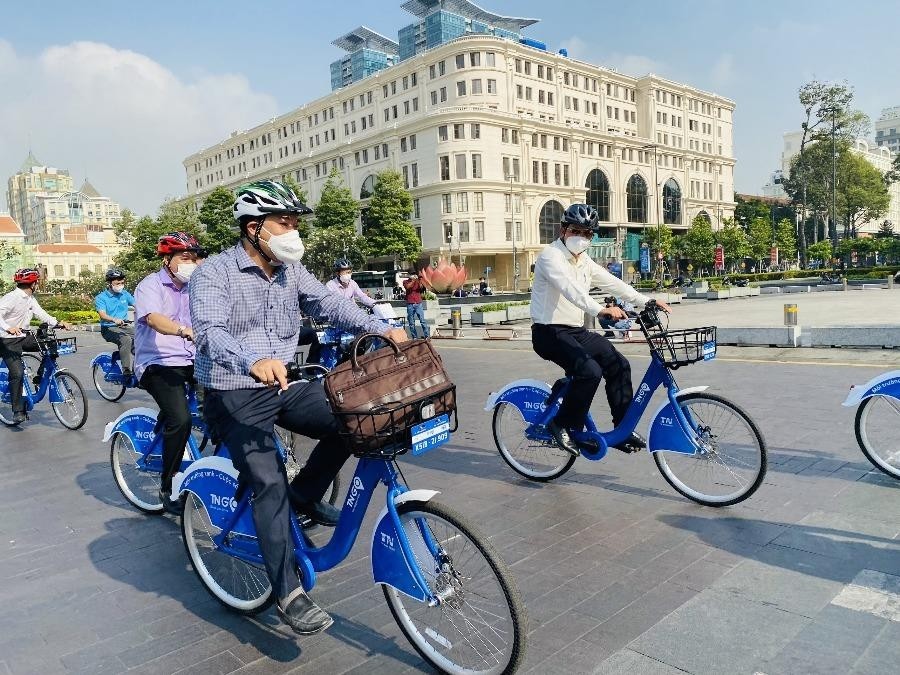 Hà Nội sẽ bố trí 200 điểm cho thuê xe đạp công cộng tại 9 quận gồm: Tây Hồ, Ba Đình, Đống Đa, Thanh Xuân, Hoàn Kiếm, Hai Bà Trưng, Cầu Giấy, Hà Đông và Hoàng Mai. Ảnh minh họa Hà Nội sẽ bố trí 200 điểm cho thuê xe đạp công cộng tại 9 quận gồm: Tây Hồ, Ba Đình, Đống Đa, Thanh Xuân, Hoàn Kiếm, Hai Bà Trưng, Cầu Giấy, Hà Đông và Hoàng Mai. Ảnh minh họa