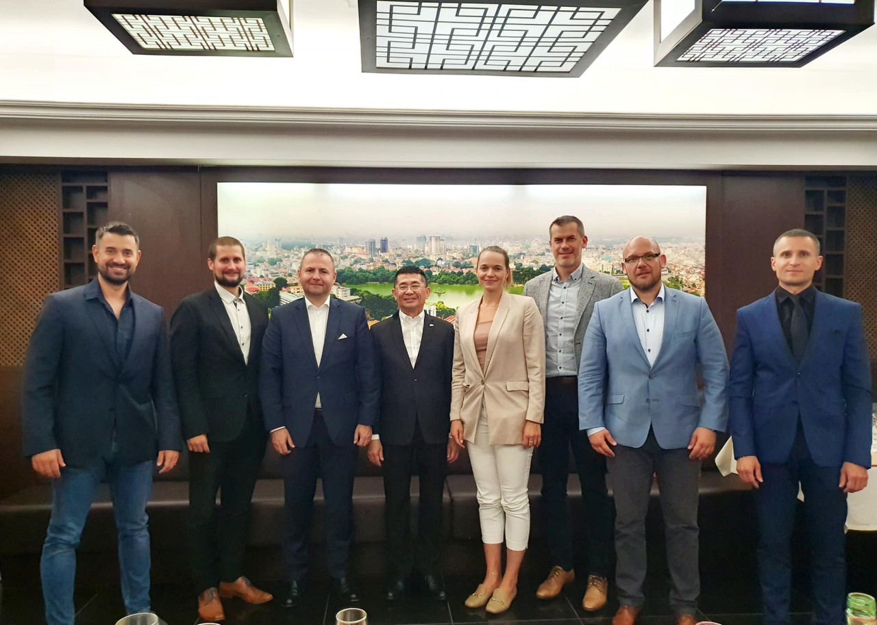 Các nghị sĩ hữu nghị Slovakia mong muốn tăng cường quan hệ hợp tác giữa hai nước