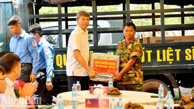 Kiên Giang: Tìm kiếm, quy tập 2.104 hài cốt liệt sĩ hy sinh tại Campuchia Kiên Giang: Tìm kiếm, quy tập 2.104 hài cốt liệt sĩ hy sinh tại Campuchia ảnh 2