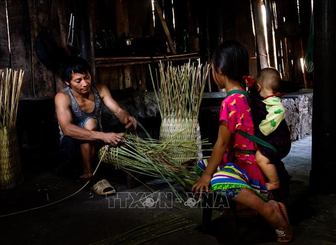 Quẩy tấu - nét đẹp trong đời sống người Mông Chú thích ảnh