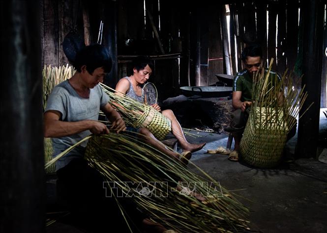 Quẩy tấu - nét đẹp trong đời sống người Mông Chú thích ảnh