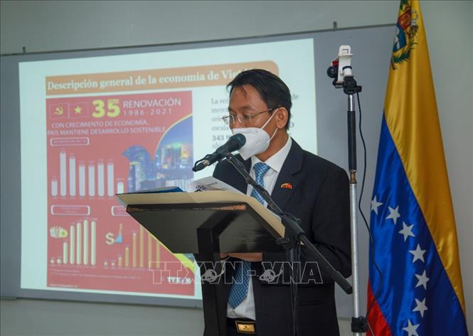 Tọa đàm về thực tiễn đổi mới của Việt Nam tại Venezuela Chú thích ảnh