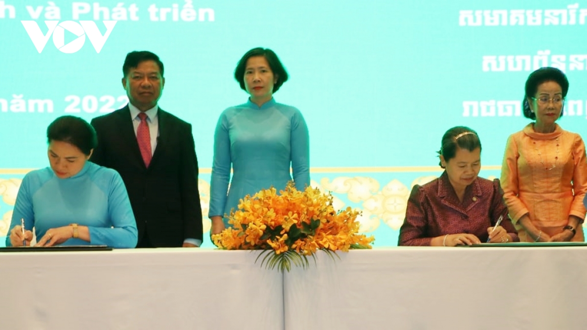 hoi phu nu viet nam - campuchia ky thoa thuan hop tac song phuong hinh anh 1