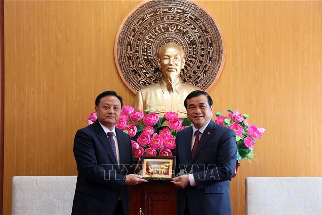 Đoàn đại biểu cấp cao tỉnh Savannakhet của Lào thăm, làm việc tại Quảng Nam Chú thích ảnh