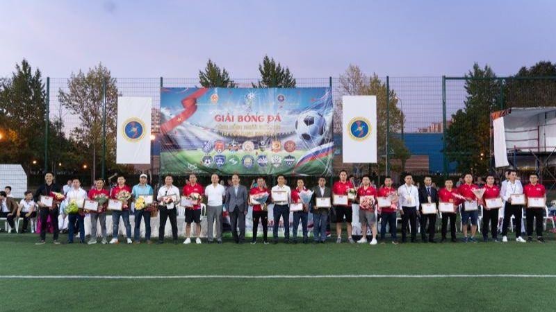Bế mạc giải bóng đá cộng đồng người Việt tại Nga năm 2022 Bế mạc giải bóng đá cộng đồng người Việt tại Nga năm 2022 ảnh 1