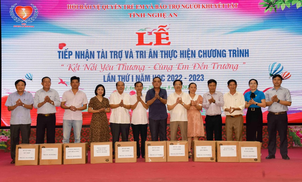 Nghệ An: Hơn 6,3 tỷ đồng ủng hộ Chương trình Nghệ An: Hơn 6,3 tỷ đồng ủng hộ Chương trình 'Kết nối yêu thương - cùng em đến trường' ảnh 5