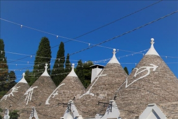 Vẻ đẹp độc đáo và quyến rũ của những mái nhà hình nấm tại Italy