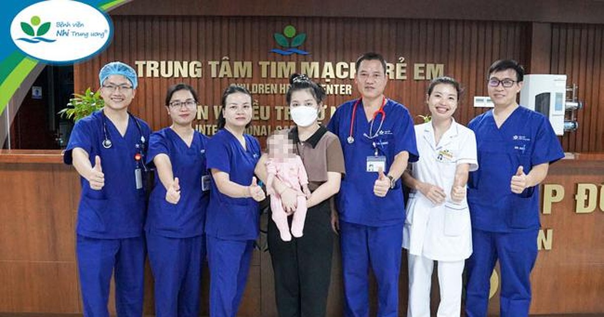 Hồi sinh sự sống cho bé gái người Lào bị hẹp khí quản phức tạp Hồi sinh sự sống cho bé gái người Lào bị hẹp khí quản phức tạp