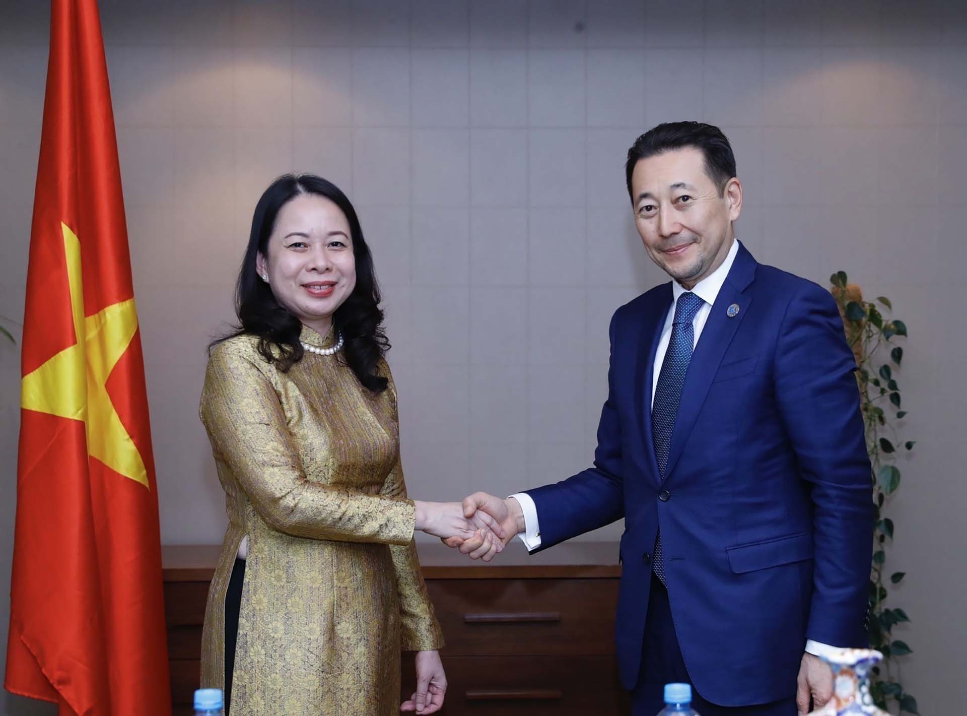 Phó Chủ tịch nước Võ Thị Ánh Xuân tiếp Giám đốc điều hành CICA Kairat Sarybay. (Nguồn: TTXVN) Phó Chủ tịch nước Võ Thị Ánh Xuân tiếp Giám đốc điều hành CICA Kairat Sarybay. (Nguồn: TTXVN)