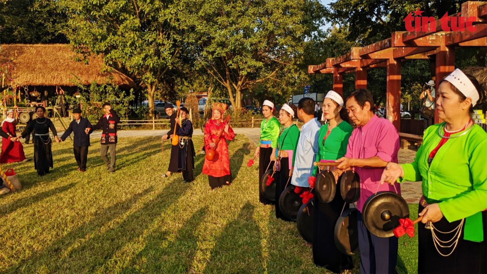 Lan tỏa âm thanh, sắc màu các dân tộc Việt Nam Chú thích ảnh
