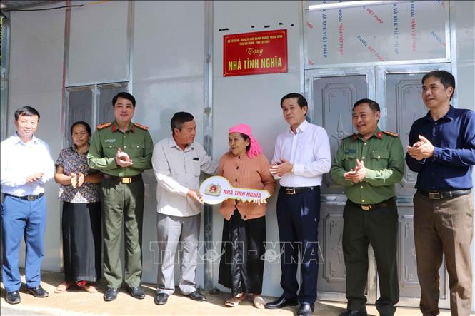 Xây dựng 600 căn nhà cho hộ nghèo vùng biên giới Phong Thổ, Lai Châu Chú thích ảnh
