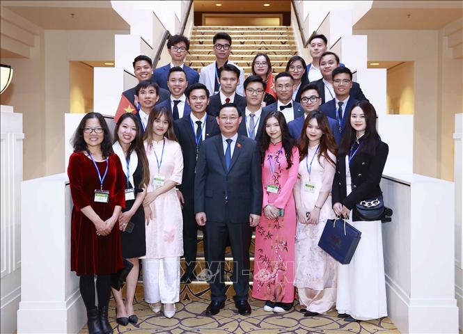 Chủ tịch Quốc hội Vương Đình Huệ gặp đại diện Cộng đồng người Việt Nam tại Australia Chú thích ảnh