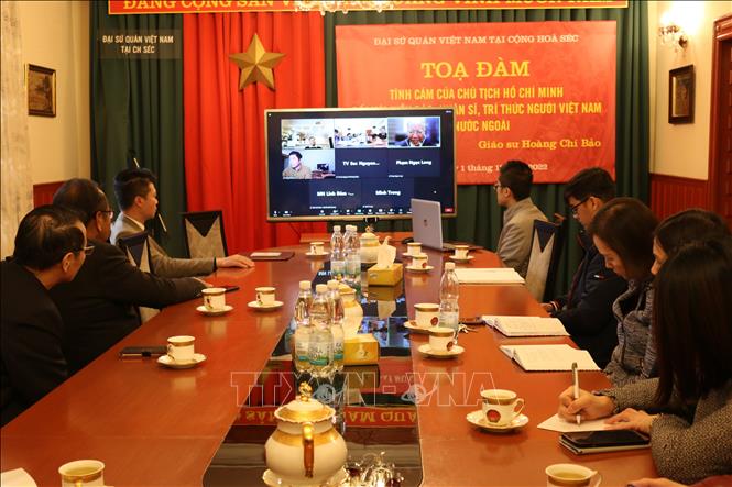 Khắc sâu tình cảm và những lời dạy của Bác trong cộng đường người Việt Nam tại CH Séc Chú thích ảnh