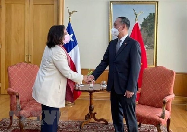Ngoại trưởng Chile: Việt Nam là đối tác quan trọng tại Đông Nam Á | Chính trị | Vietnam+ (VietnamPlus) Ngoại trưởng Chile: Việt Nam là đối tác quan trọng tại Đông Nam Á | Chính trị | Vietnam+ (VietnamPlus)