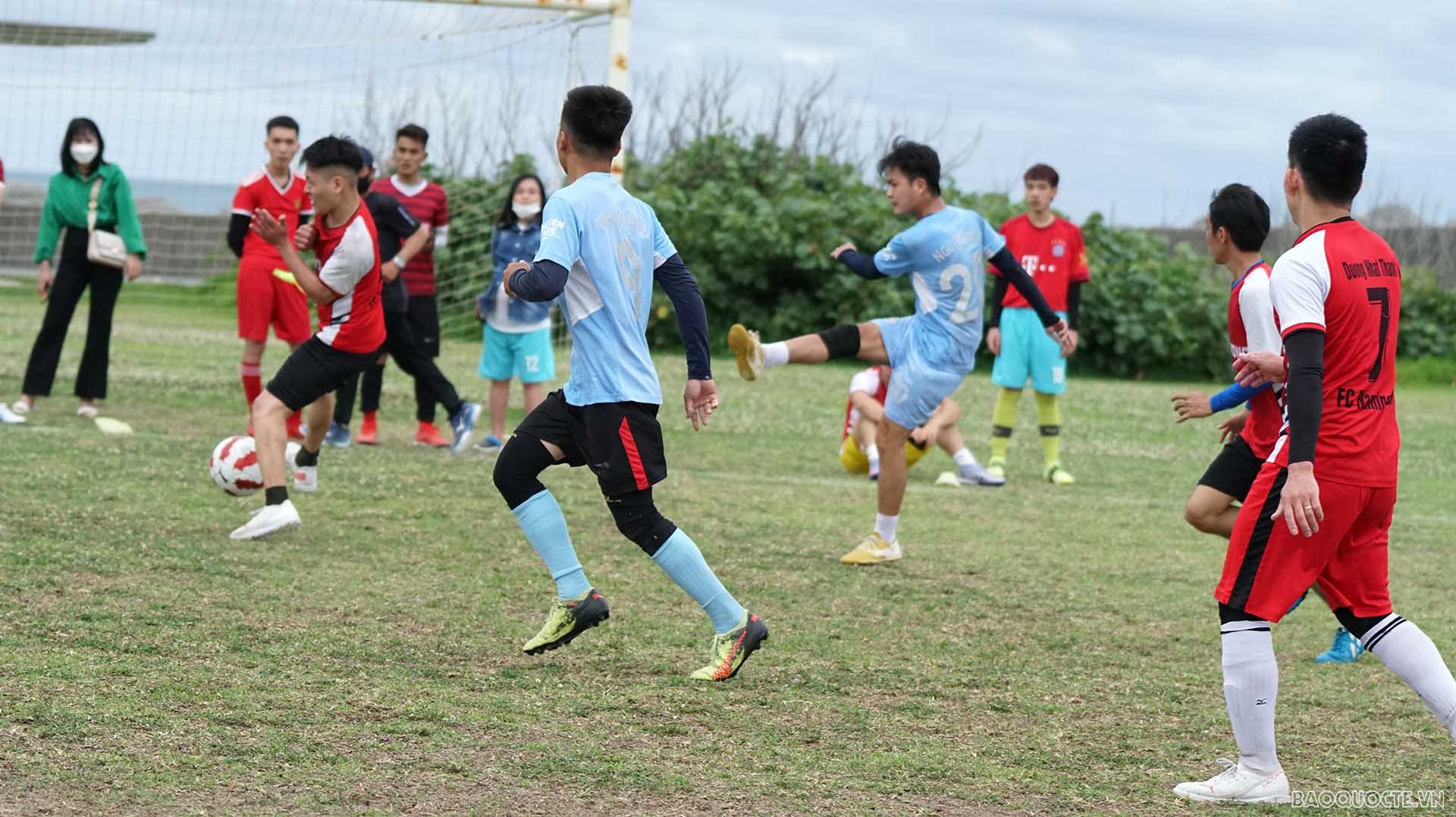 Tổ chức thành công giải bóng đá cho cộng đồng người Việt Nam tại Okinawa, Nhật Bản Tổ chức thành công giải bóng đá cho cộng đồng người Việt Nam tại Okinawa, Nhật Bản