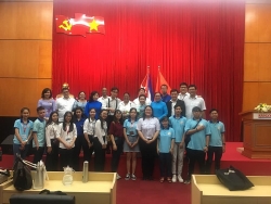 hon 2000 an ban sach cua cac nha xuat ban viet nam tham du hoi cho sach quoc te la habana lan thu 29