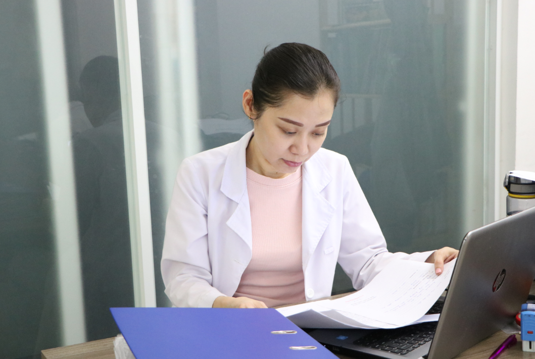 nguoi nuoc ngoai tai ha noi tham gia hien mau nhan dao