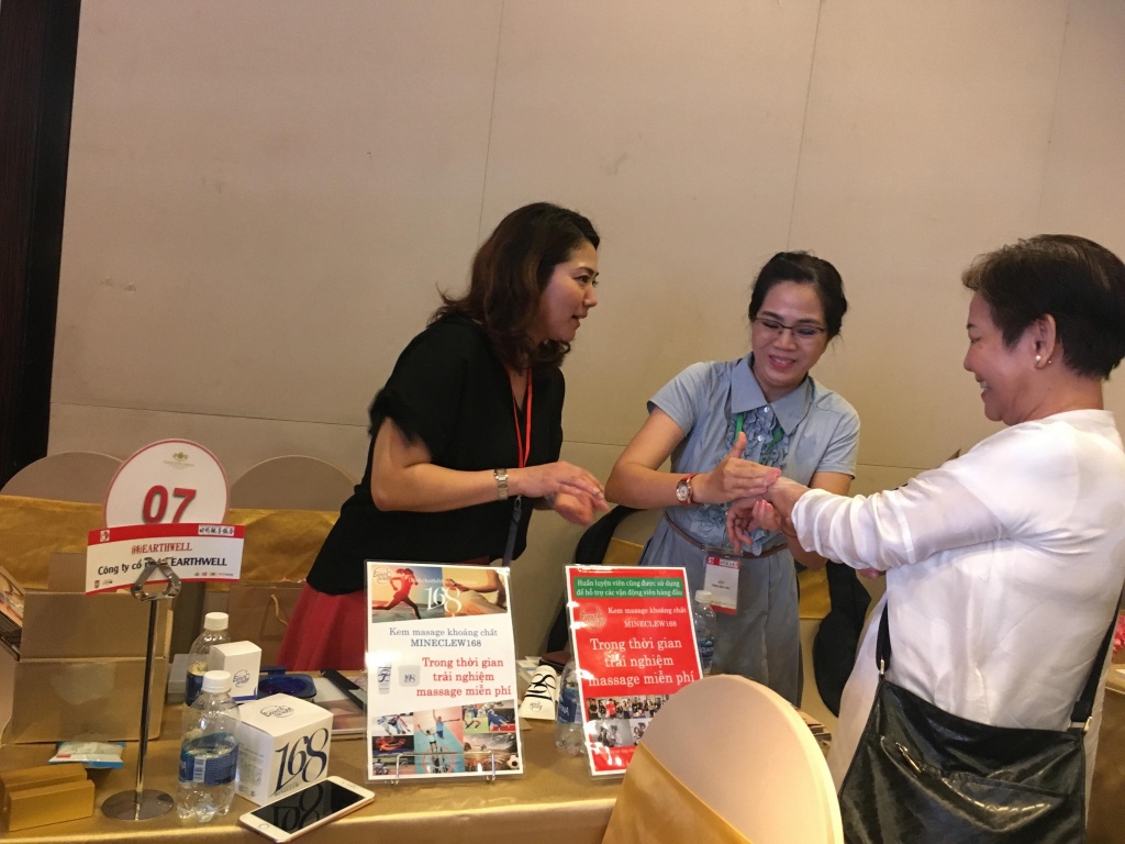 Doanh nghiệp Nhật Bản kéo đến Việt Nam tìm cơ hội đầu tư quan he huu nghi duoc day manh qua ket noi thuong mai doanh nghiep nhat viet
