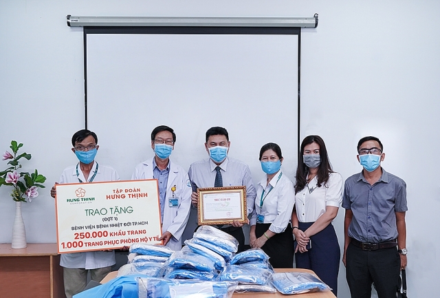 Tập đoàn Hưng Thịnh chung tay tiếp cho y , bác sĩ tuyến đầu chống dịch tap doan hung thinh chung tay tiep cho y bac si tuyen dau chong dich
