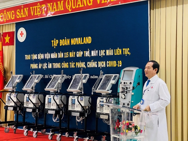 Novaland tiếp tục đồng hành trong cuộc đua đẩy lùi dịch bệnh COVID-19 trao tang trang thiet bi y te cap thiet novaland dong hanh cung viec tang toc trong cuoc dua day lui dich benh covid 19