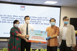 hufo hoi huu nghi viet nam lao thanh pho ho chi minh trao tang 5000 khau trang cho sinh vien lao