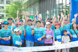 dem hoi trang ram cho hon 300 tre tu ky nhung thien than dac biet