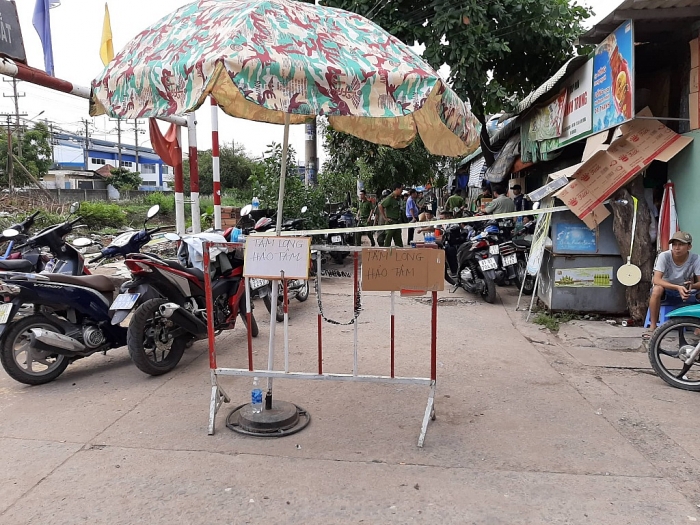 Nghi án chồng giết vợ con rồi tự sát ở Bình Dương: Công an bảo vệ nghiêm ngặt hiện trường nghi an chong giet vo con roi tu sat o binh duong cong an bao ve nghiem ngat hien truong