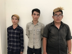 video phong xe toc do cao bo chay ten cuop o to nhan cai ket dang