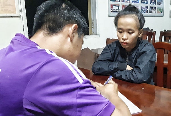 Thiếu nữ 16 tuổi cùng đồng bọn trong đường dây ma túy liên huyện ở Vũng Tàu sa lưới thieu nu 16 tuoi cung dong bon trong duong day ma tuy lien huyen o vung tau sa luoi