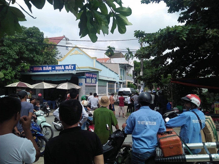 Bắt 20 người Trung Quốc giả danh công an để lừa đảo ở TP.HCM bat 20 nguoi trung quoc giai danh cong an de lua dao o tphcm