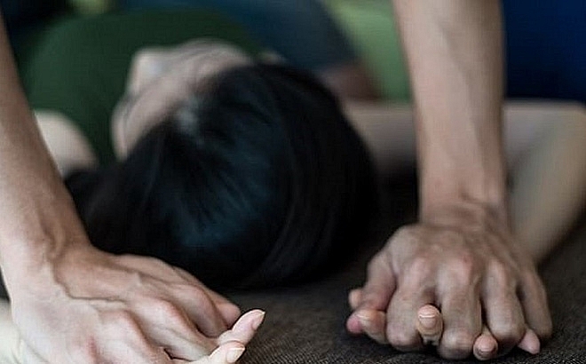 Cô gái trẻ trình báo bị hãm hiếp trong nhà trọ ở Vũng Tàu co gai bi khong che roi hiep dam trong nha tro o vung tau
