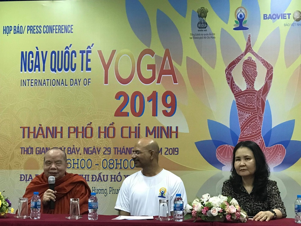 Ngày Quốc tế Yoga lần thứ 5 được tổ chức sáng 29/6 tại SVĐ Hồ Xuân Hương ngay quoc te yoga lan thu 5 duoc to chuc sang 296 tai svd ho xuan huong