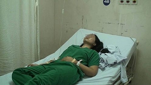Chồng say rượu hành hung nữ bác sĩ trong lúc chờ vợ đẻ chong say ruou dam chan thuong nu bac si trong luc cho vo de o dong nai