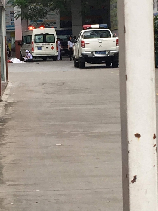 Tin mới vụ nam thanh niên rơi từ tầng cao ĐH Hutech tử vong vu nam thanh nien roi tu tang cao tai truong dai hoc hutech tu vong ban giam hieu noi gi