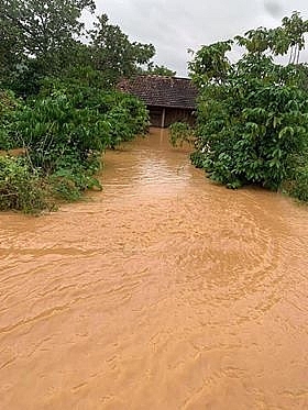 Ngập lụt ở Đồng Nai: Di dời 700 hộ dân lu cuon mot nguoi mat tich hon 700 ho dan di doi o dong nai