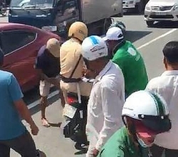 tp hcm kinh hoang thanh nien nghi ngao da tan cong khien 3 tre nho phoi nhiem hiv