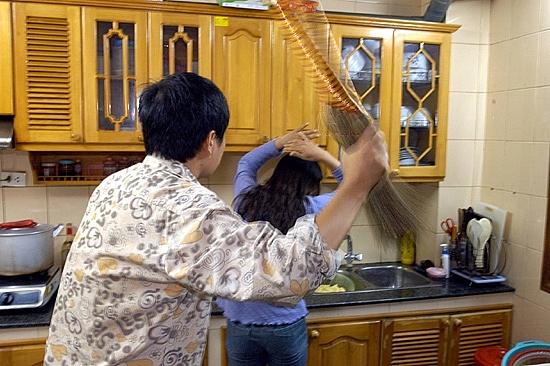 Đánh chết vợ rồi nhờ anh rể chở đến công an đầu thú chong danh chet vo roi nho anh re cho den cong an dau thu