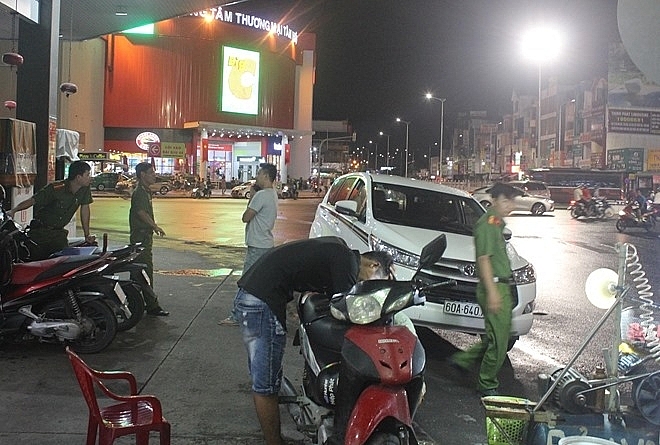 Nhóm ‘giang hồ’ vác hung khí rượt đuổi chém người ở Đồng Nai nhom giang ho vac hung khi ruot duoi chem nguoi o dong nai