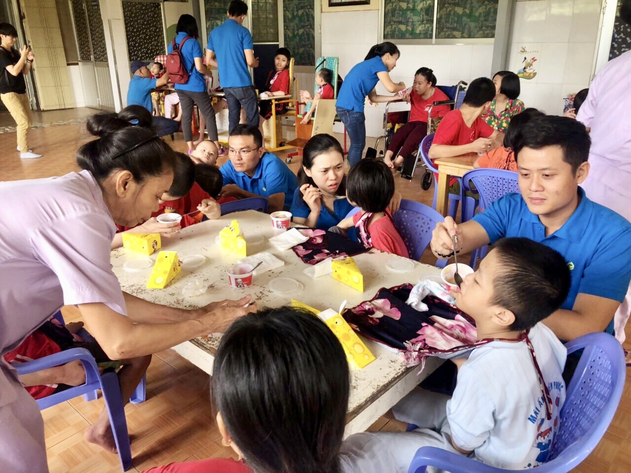 Tập đoàn Novaland tặng quà trung thu đến hơn 500 trẻ em có hoàn cảnh đặc biệt tap doan novaland tang qua trung thu den hon 500 tre em co hoan canh dac biet