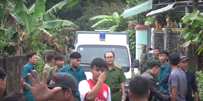 Thực nghiệm hiện trường vụ thi thể trong bê tông ở Bình Dương thuc nghiem hien truong vu thi the trong be tong o binh duong
