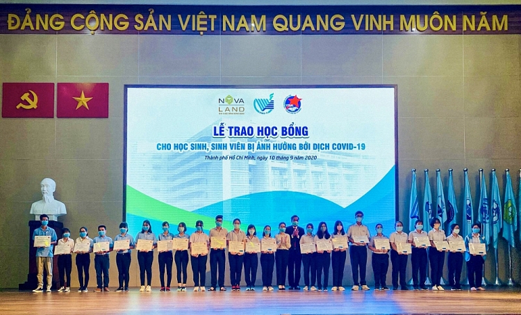 undefined 2833 trao hyc byng dhqg hcm