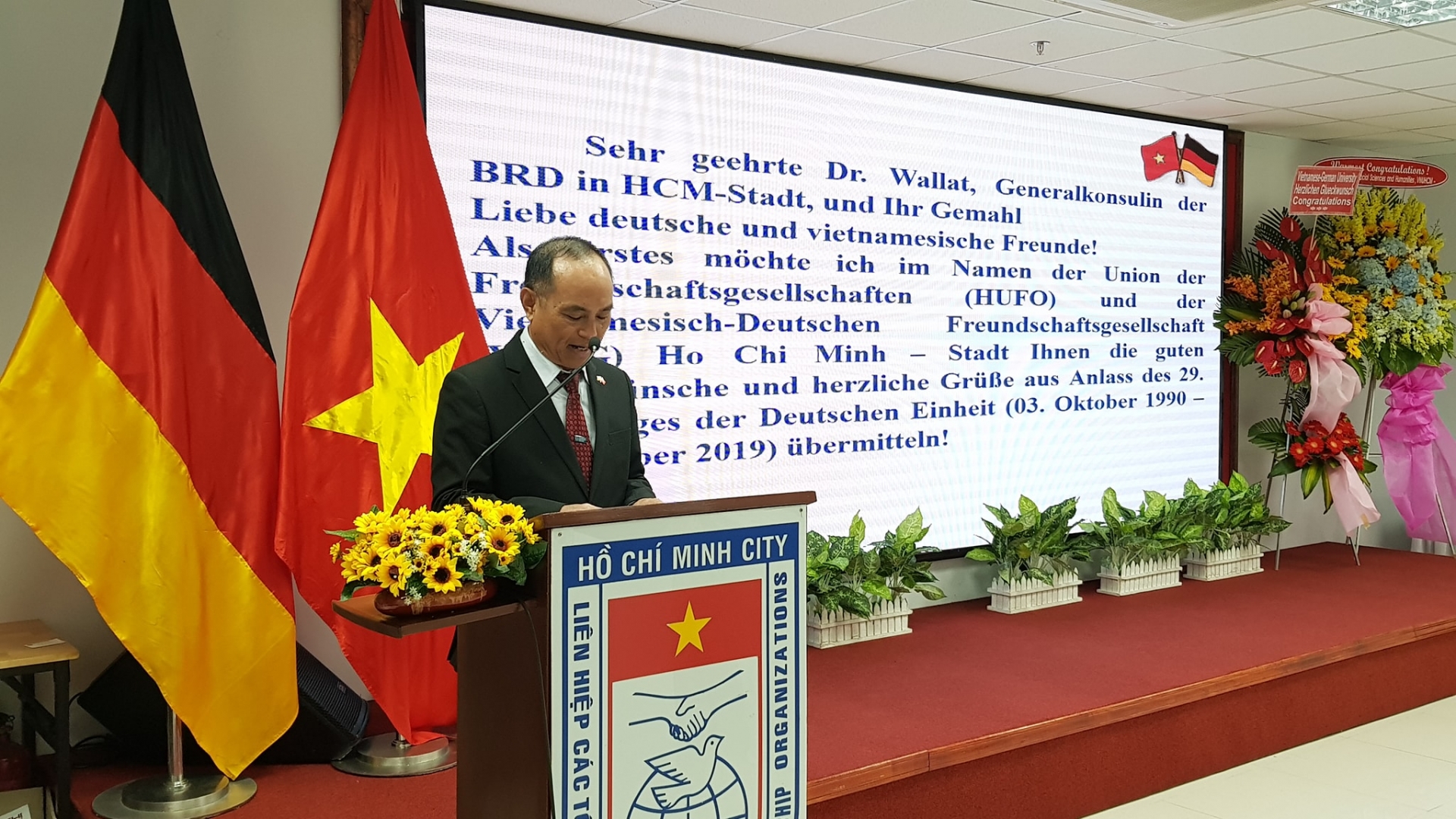 Hội hữu nghị Việt – Đức TP.HCM: Tăng cường phát triển giao thương hoi huu nghi viet duc tphcm that chat tinh huu nghi tang cuong phat trien giao thuong