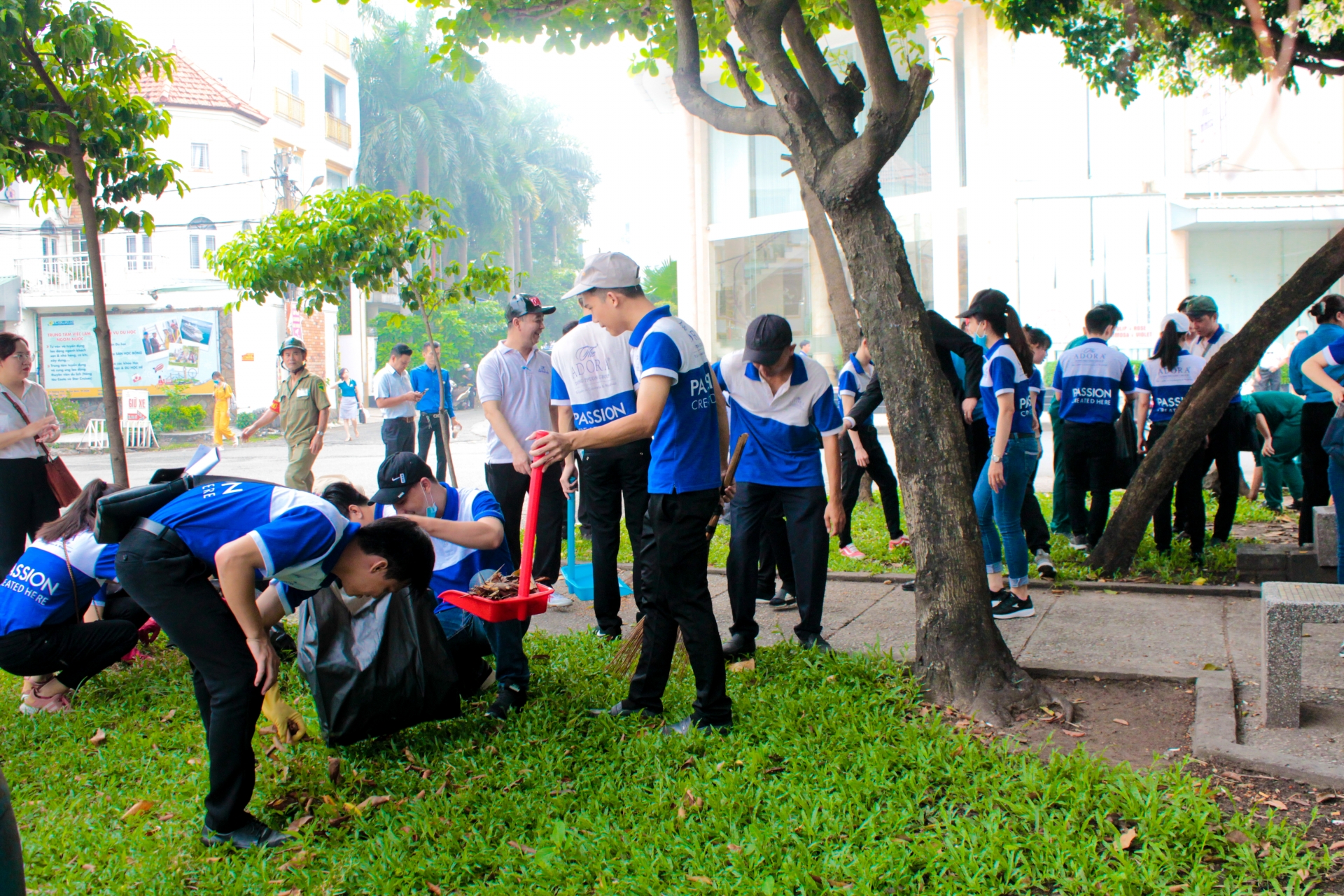 TP.HCM: Náo nức ra quân “Giữ môi trường xanh vì hành tinh chúng ta” tphcm nao nuc ra quan giu moi truong xanh vi hanh tinh chung ta