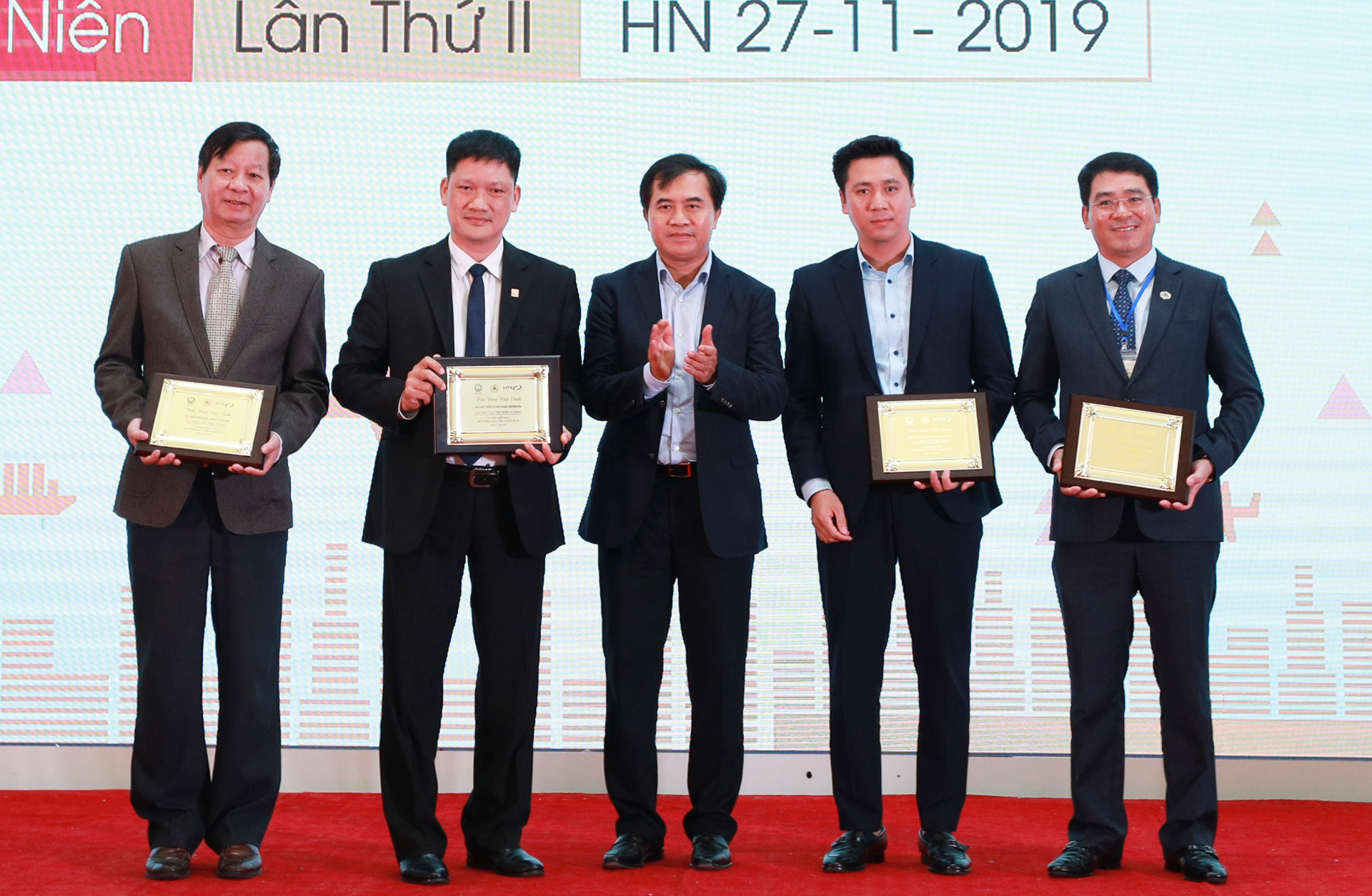 Phuc Khang Corp chia sẻ về ba xu thế bất động sản nổi bật tại Diễn đàn BĐS Việt Nam 2019 toa dam cap cao tai dien dan bds viet nam 2019