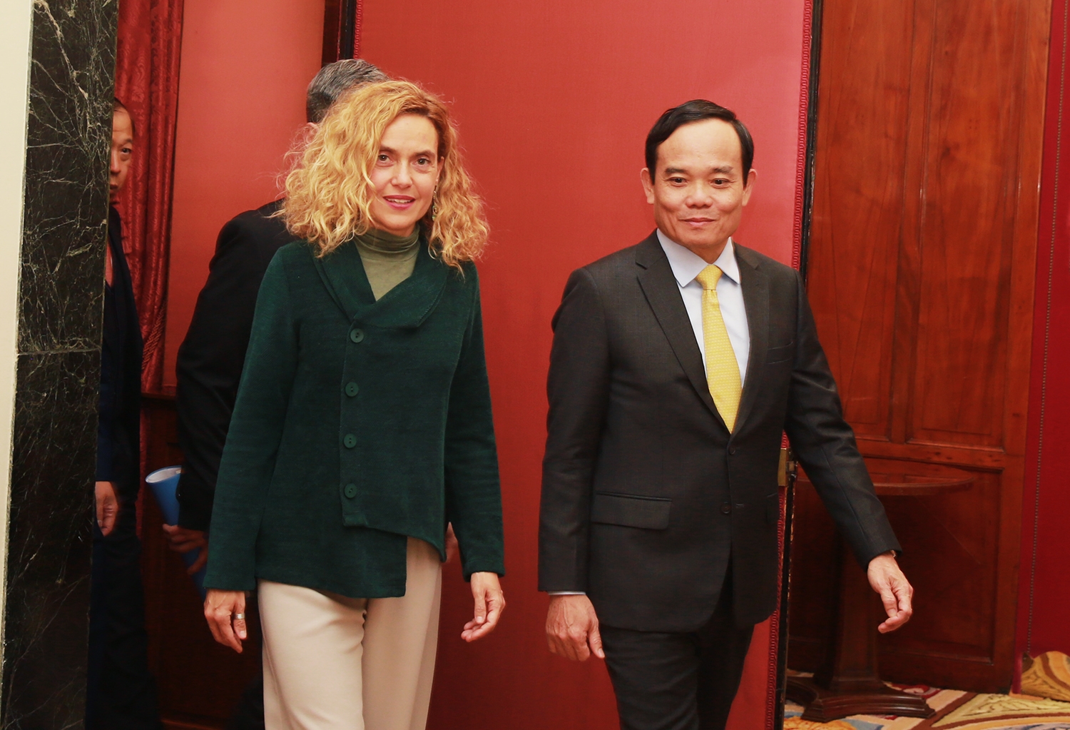 越南政府副总理陈流光会见西班牙众议院议长梅里特塞尔·巴特。 越南政府副总理陈流光会见西班牙众议院议长梅里特塞尔·巴特。