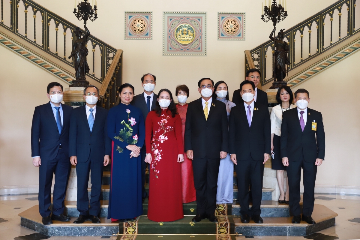 与会代表合影。 与会代表合影。