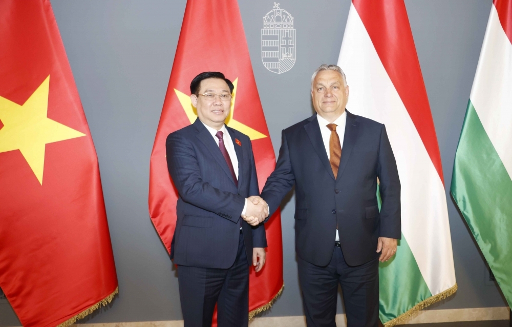 越南国会主席王廷惠与匈牙利总理欧尔班举行会晤。 越南国会主席王廷惠与匈牙利总理欧尔班举行会晤。