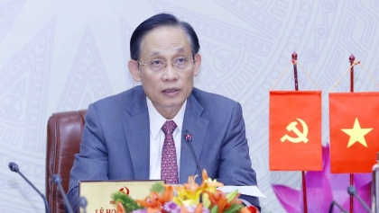 越共中央对外部长与中共中央对外联络部长以视频形式举行会谈