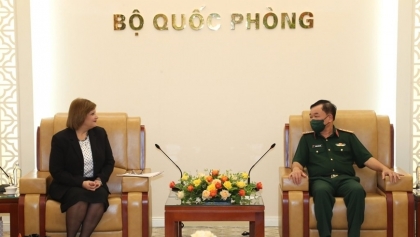 黄春战上将会见埃及驻越大使